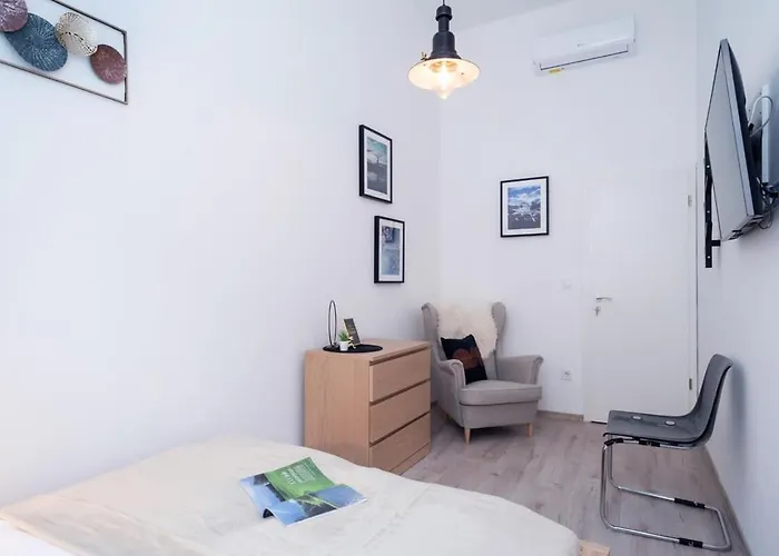 New Stylish And Super Apartament